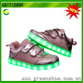 Cadeaux de Noël LED Flashing Shoes qui s&#39;allument aux enfants